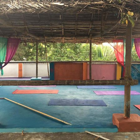 Hotel Mk Gardens Surf & Yoga House Varkala Exterior foto